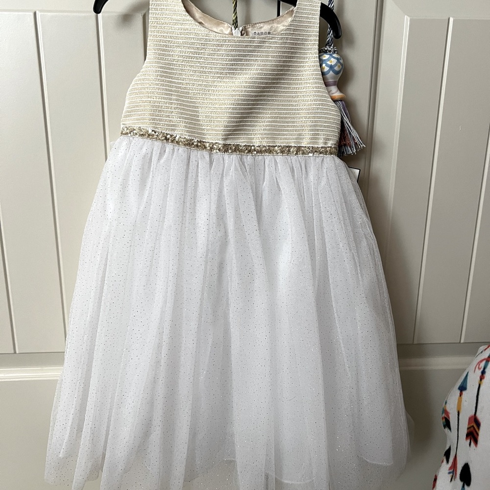 Girls dress